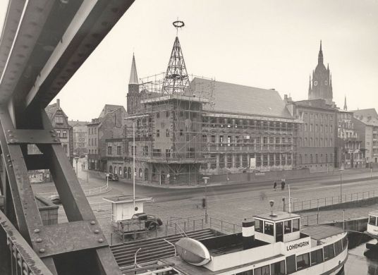 Schwarz-Wei&szlig;-Fotografie einer Ruine