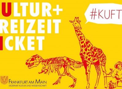 Schriftzug Kultur- und Freizeitticket mit Zeichnungen von einem Saurier, einer Giraffe und Goethe